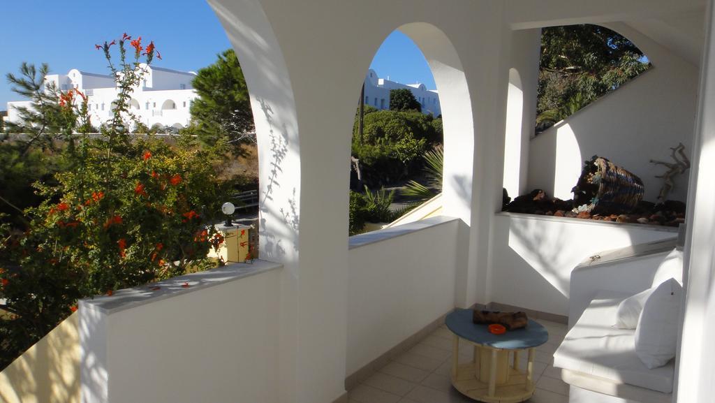 Niovi Hotel Fira  Exterior foto